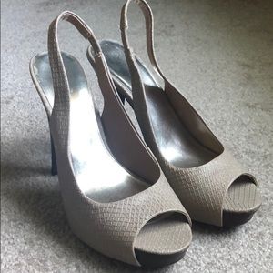 Jessica Simpson heels